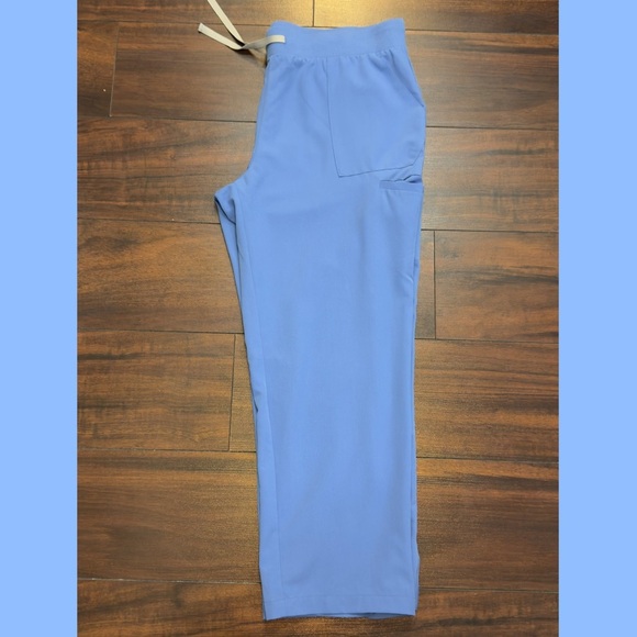 FIGS Women’s Limited Edition Scrub Pants - Picture 4 of 11